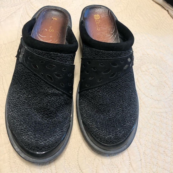 Clogs - Picture 1 of 3